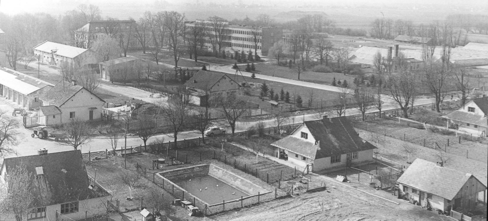 obiekty ZDHAR, IHAR i fragment osiedla lat 1960