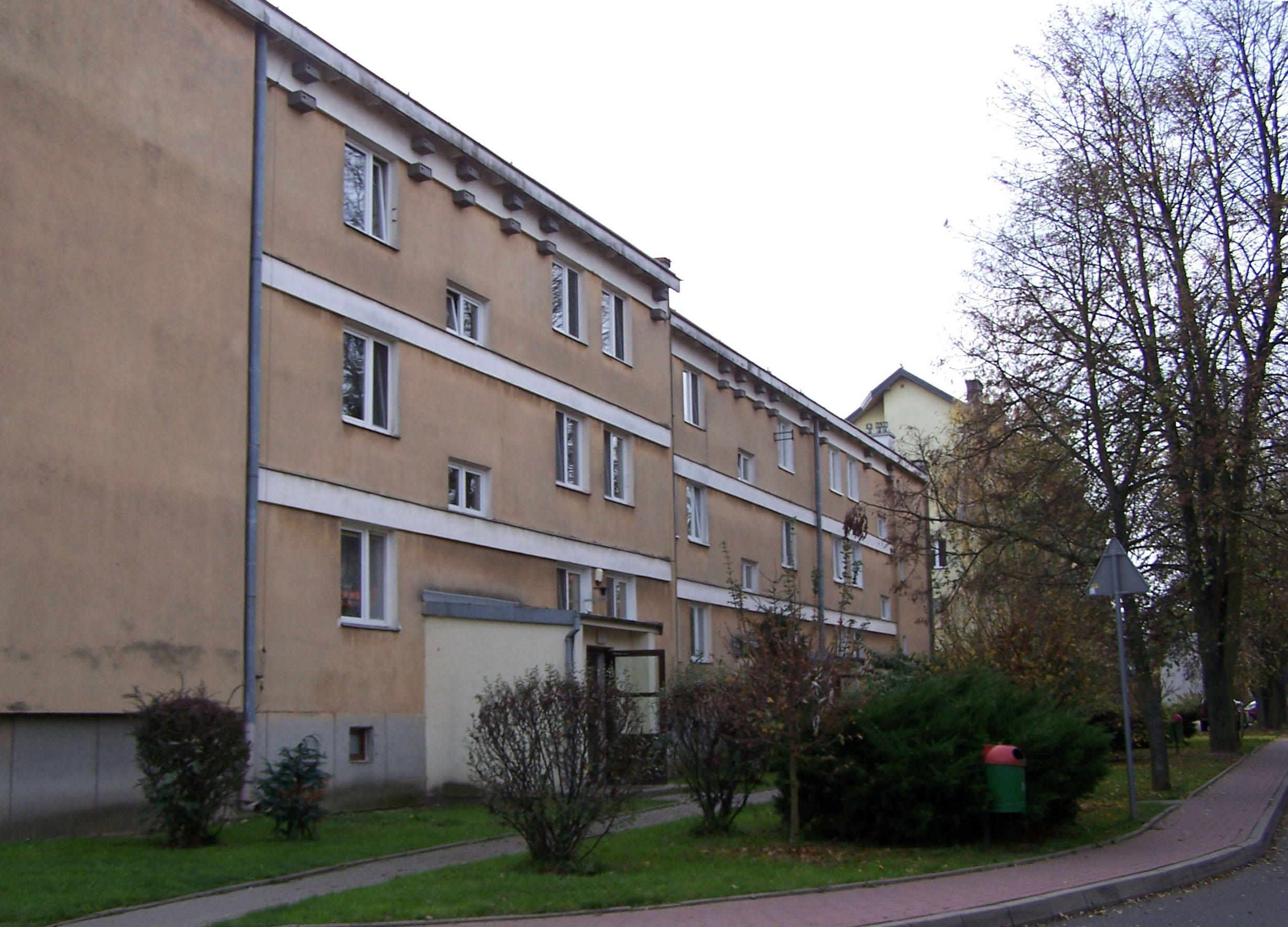 Blok mieszkalny nr 9 (376 081) bytes.jpg