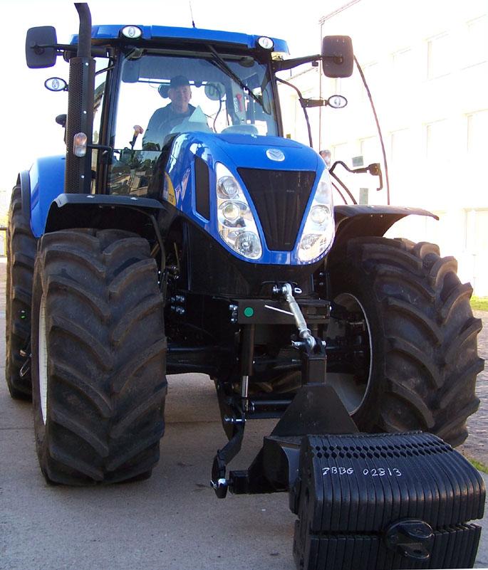 Cignik rolniczy New Holland (141543) bytes.jpg